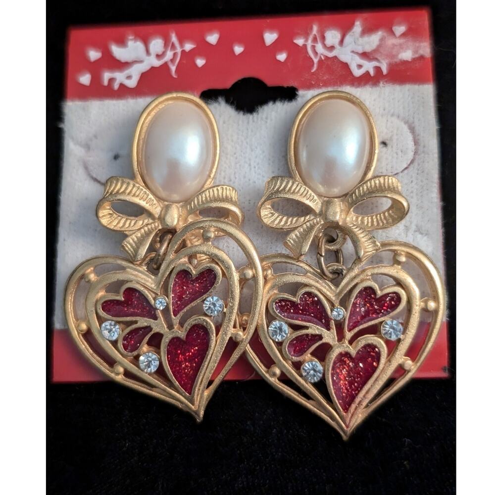 NWT Sparkly Red Hearts Within Gold Tone Dangly Heart Ribbon Pearl Earrings